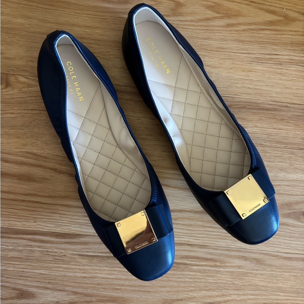 Cole Baan Tali Modern Bow Ballet Flats in Navy Leather w/ Gold Hardware - Picture 2 of 5